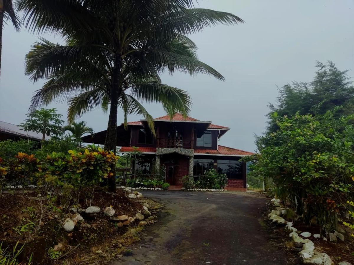 Bed and Breakfast The Roadhouse Тена Экстерьер фото